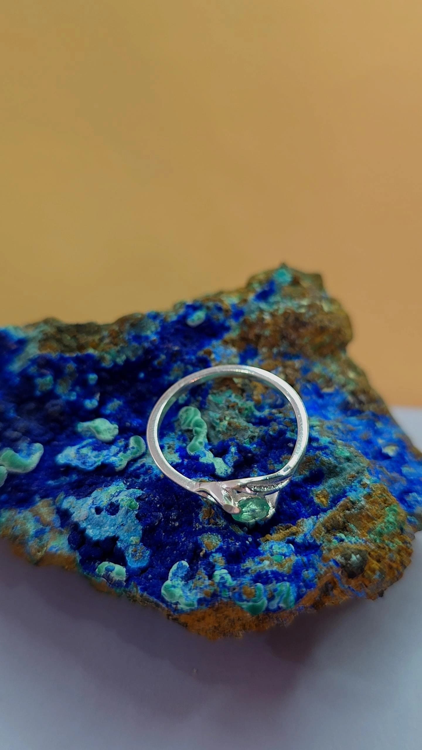 Anillo plata ley 925 con esmeralda certificada
