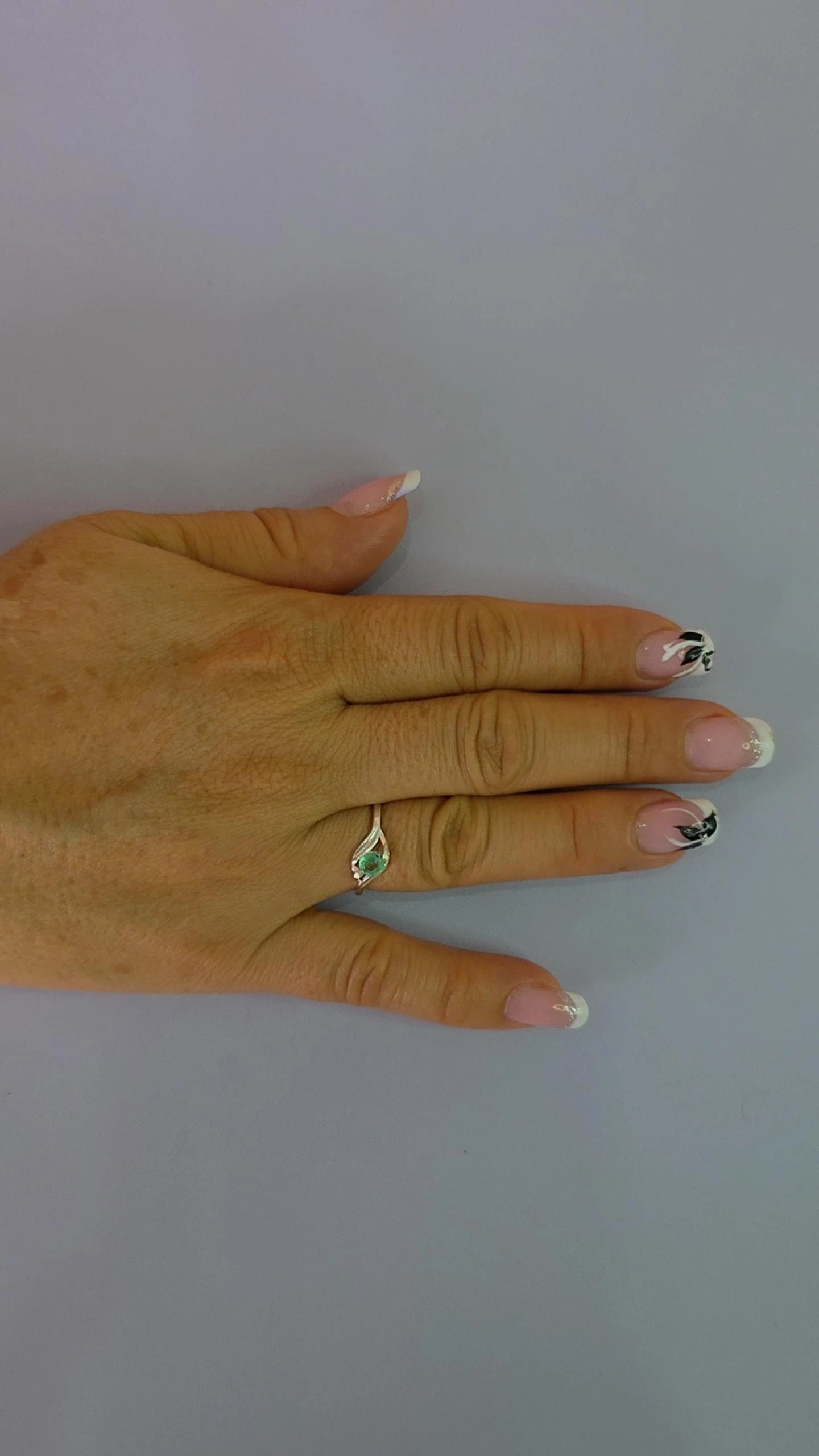 Anillo plata ley 925 con esmeralda certificada