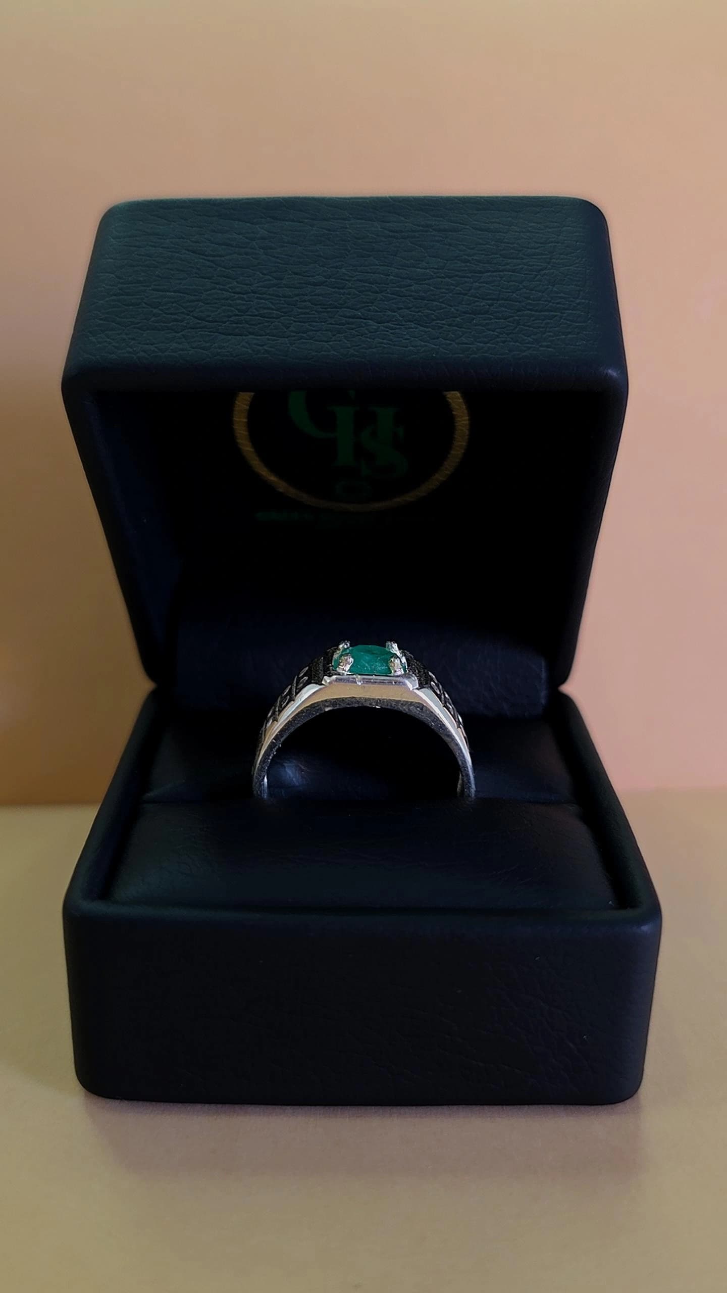 Anillo plata ley 925 con esmeralda certificada