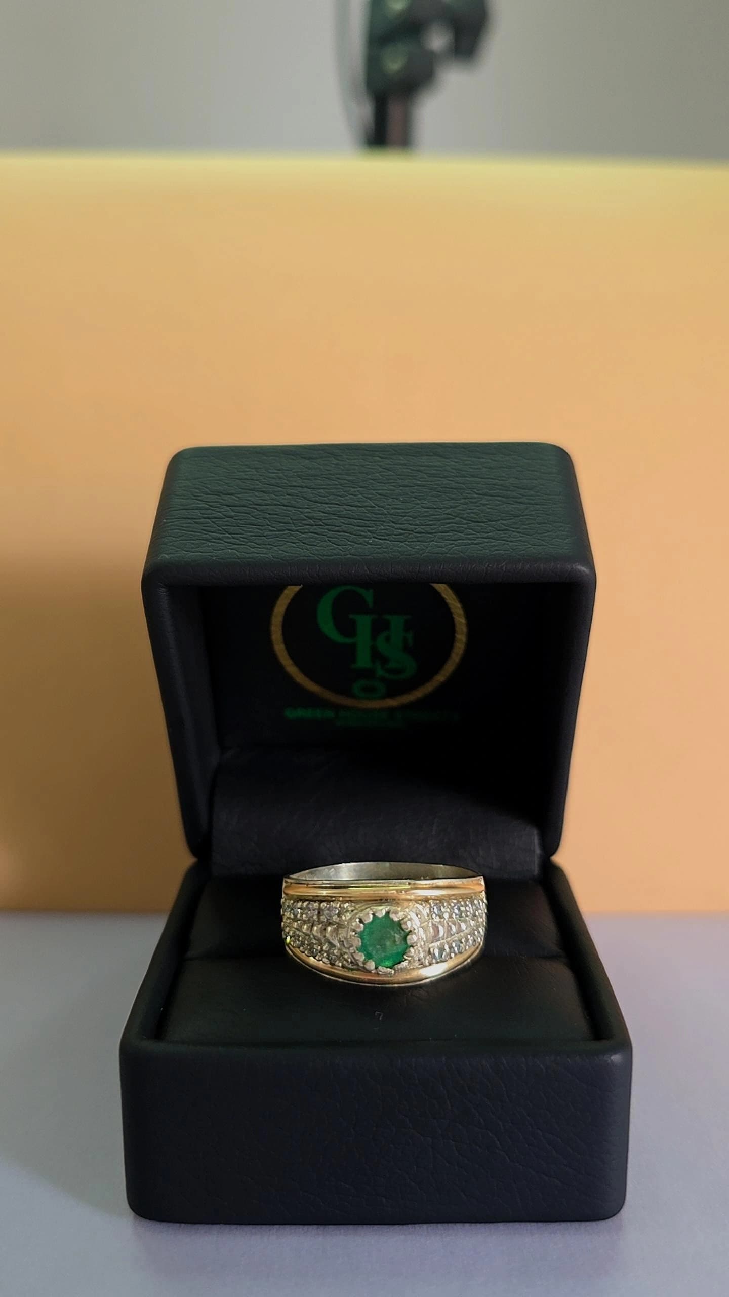Anillo plata ley 925 con esmeralda certificada