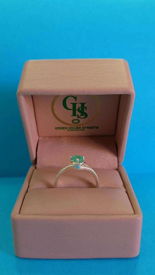 Anillo en plata ley 925 con esmeralda certificada