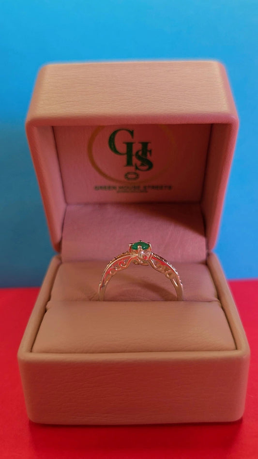 Anillo en plata ley 925 con esmeralda certificada
