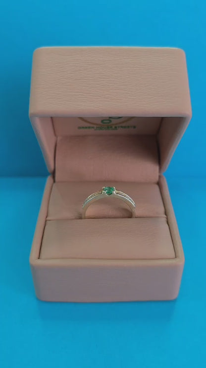 Anillo en plata ley 925 con esmeralda certificada