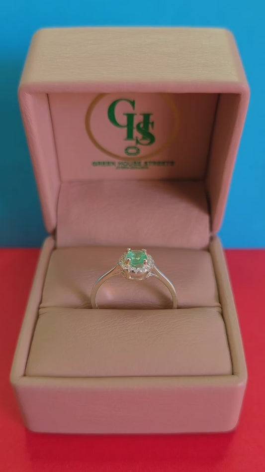 Anillo en plata ley 925 con esmeralda certificada