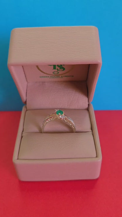 Anillo en plata ley 925 con esmeralda certificada